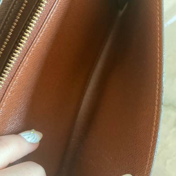 Sold Beautiful Louis Vuitton Monogram Sarah Wallet - Picture 12 of 12